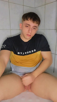 Young Gay Pisses in His Mouth
