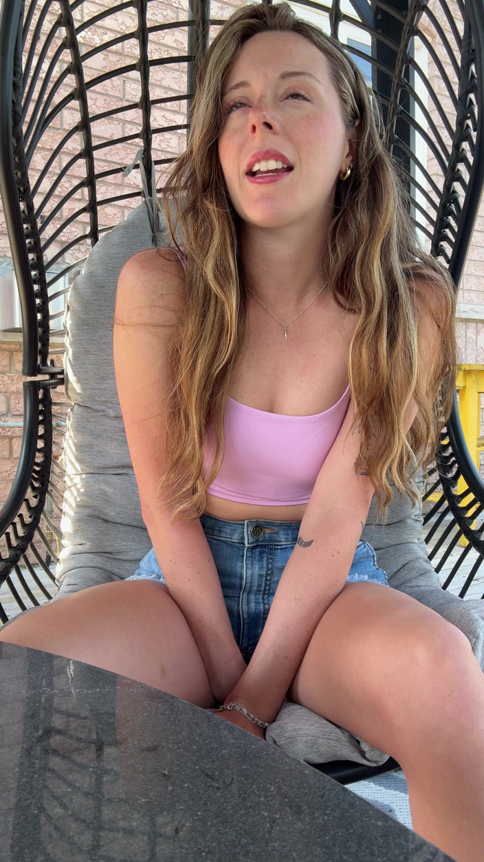 Nadia Foxx: 后院高潮！