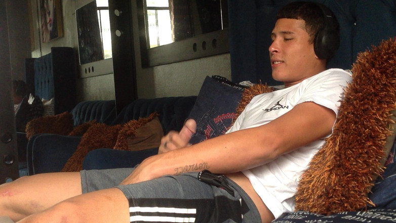The-hook305: Markus fitte sportlerin blowjob