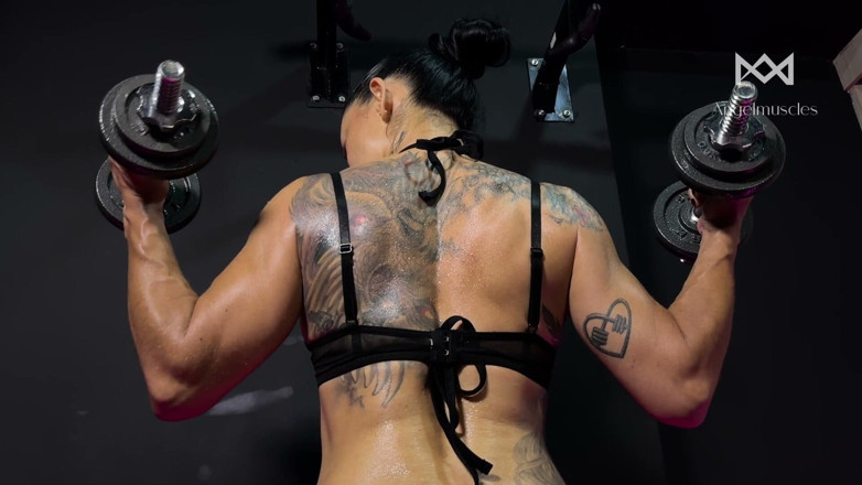 Angelmuscles: Entrenamiento De Bíceps Dominante Potente Crecimiento Muscular Desde Abajo