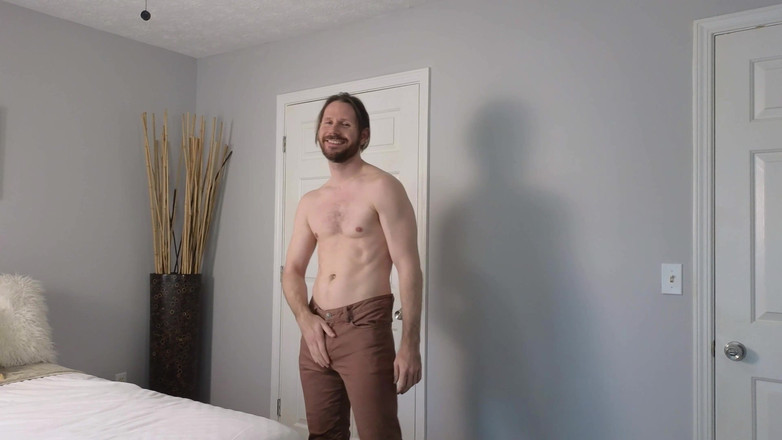 Albino Adonis: Albino Adonis - 4K - din pojkvän ringer - anpassad