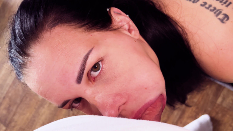 Miss Alessa Milano: Halsfick zum sperma-gesicht