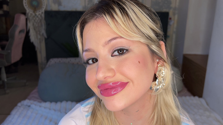 Stellafatale: Sinnliche Lippen necken &amp; Gloss zum Lippenstift Transformation - Nahaufnahme Lippenfetisch