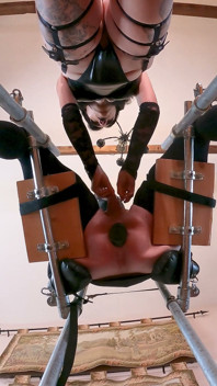 Ballbusting witch - bondage CBT pour mon esclave femdom