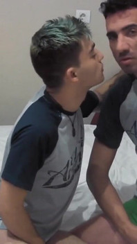 Nadržený jock nosí jeho svůdné spodní prádlo hardcore