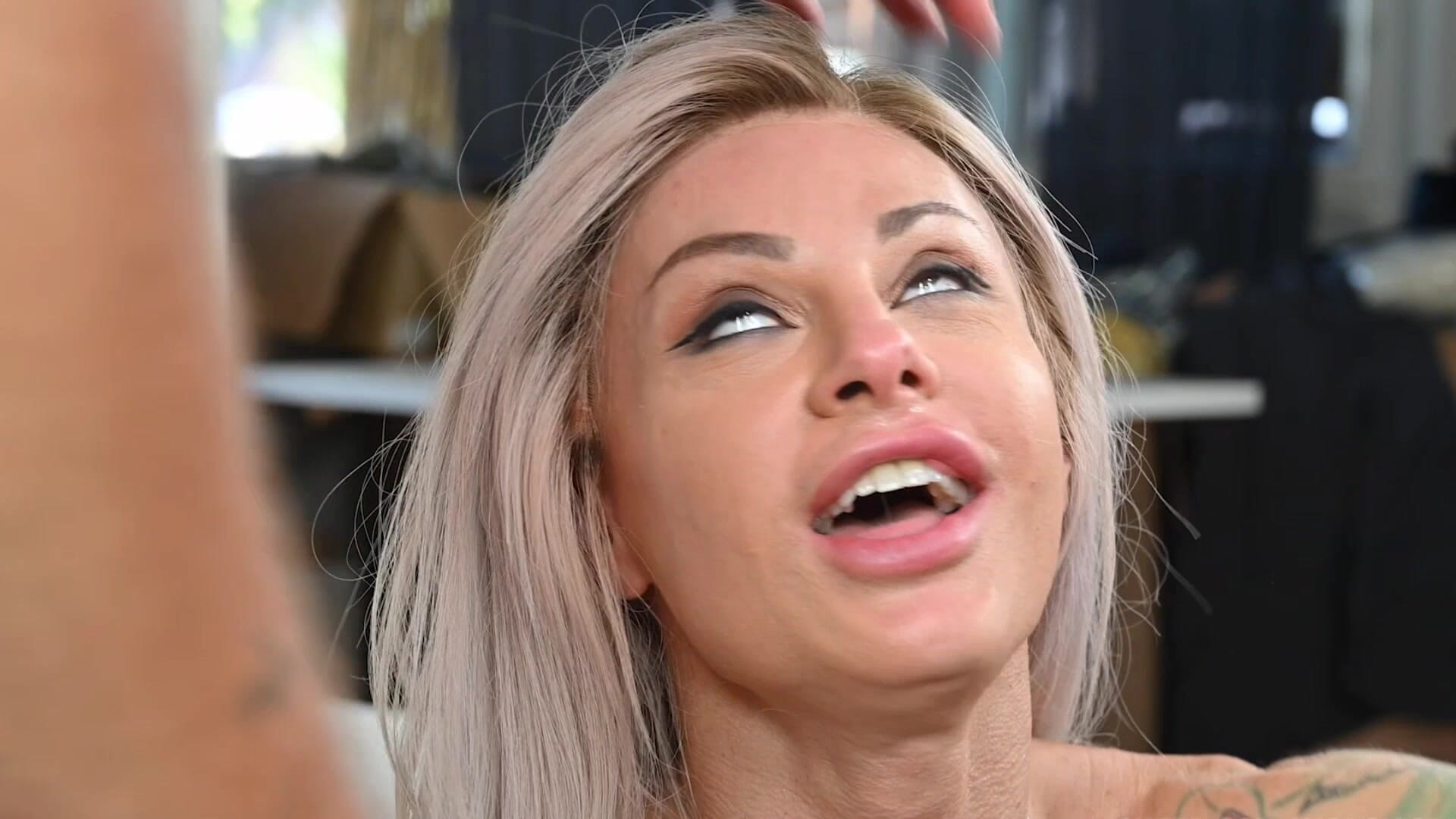 Bts of the Scene, Hot Transex Noemi Meets a Warehouse Worker! Balls Deep Anal with Big Dick, Gapes, Deepthroat, Pee and Cum - BeckhamCC Trans Collection