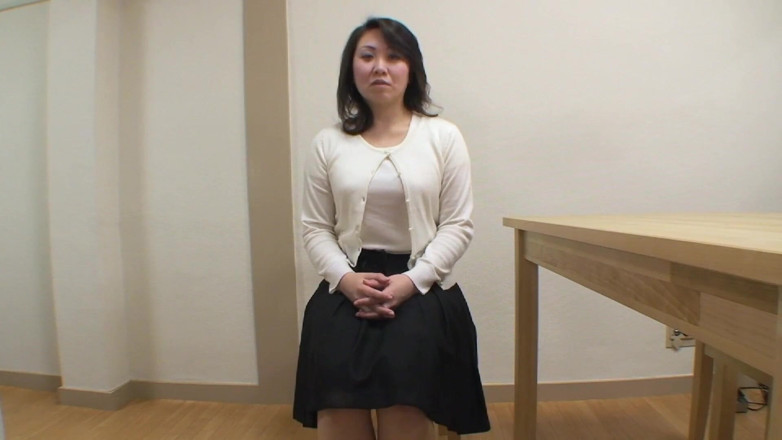 Japan Lust: La milf della porta accanto si fa sborrare dentro