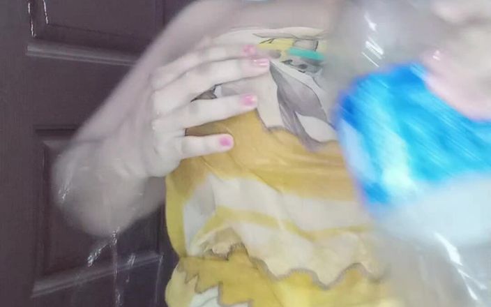 Faryal: Me siento tan solo hoy, así que juego conmigo