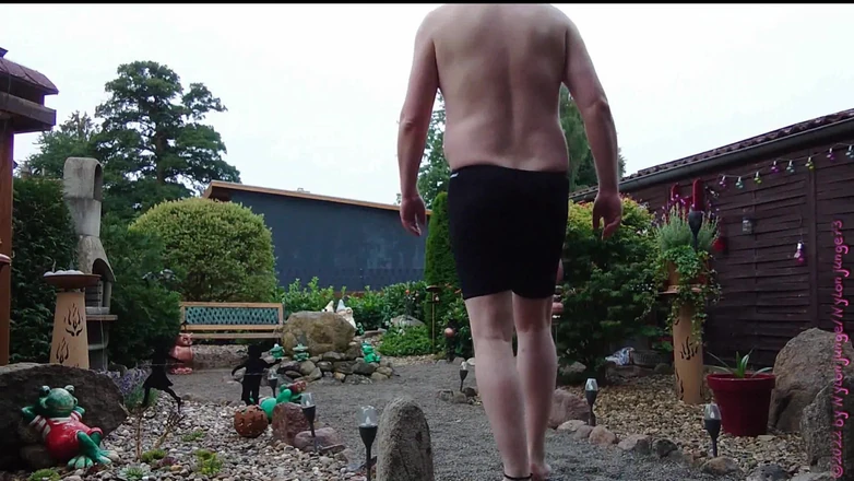 Carmen_Nylonjunge: Fat man in the front yard 1, swimming trunks