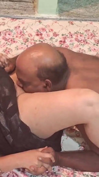 Mallu Servant Romance with Ownerin Saree
