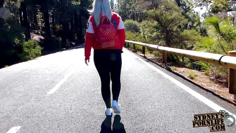 Sydneys porn life: Troia bionda arrapata sul vulcano di inospendenti, a tenerife!