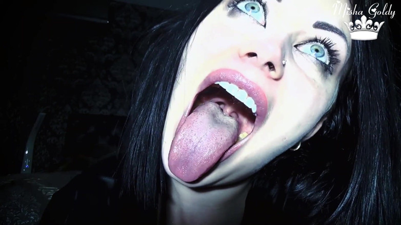 Goddess Misha Goldy: Sborra dentro alla gola della strega sexy e Da ingoiare,...