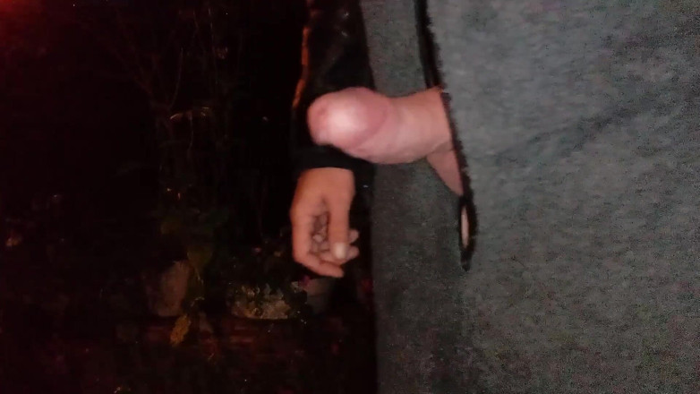 Rockardglans: Outdoor edging and cum flowing