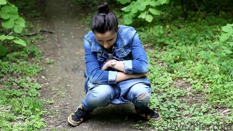 Love 2 Piss: Pisciare sul lato della strada e molti altri luoghi - compilation