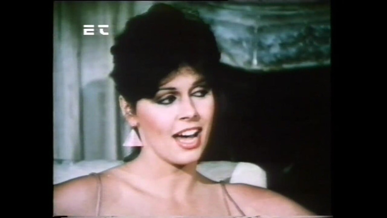 Vintage Usa: Vintage Threesome of Two Bisexual MILFs Fucked and Cummed Inside...