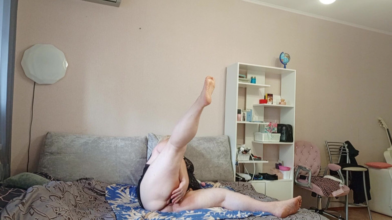 Zona901: 邻居在性爱聊天中抚摸她的阴户