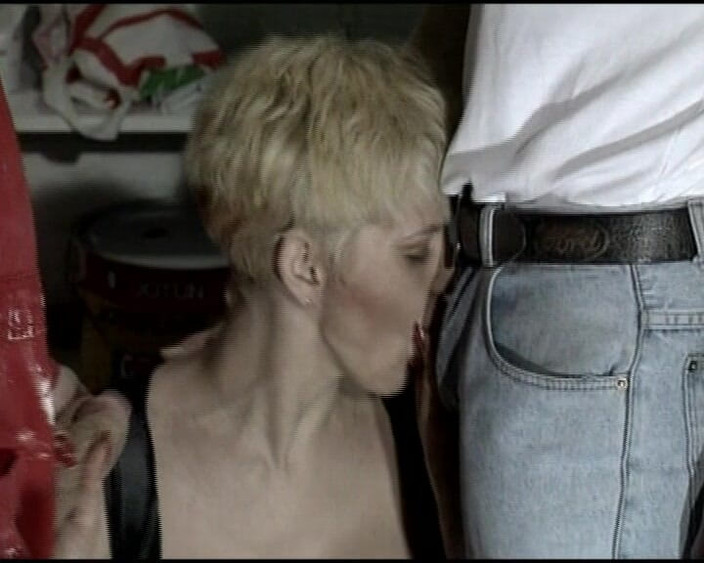 Deutsche Madchen: Kundička propíchnutá děvka z Německa dostala prstění její kundičky