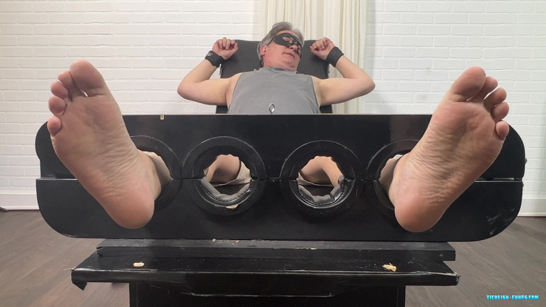 Ticklish Chubs: 臭名昭著的阿基里斯被挠痒痒！