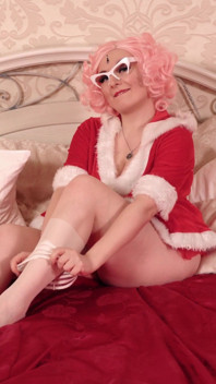 Santa oily feet menggoda