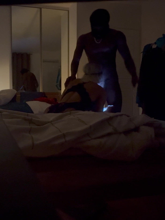 Asiat_94: युवा फ्रेंच स्ट्रेट बीबीसी