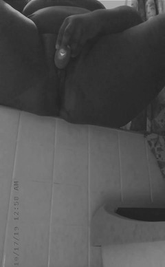 Juicy the houdini: Teď je stříkačka.