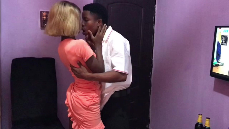 Amateur Teen Studio: Afrika'da sürtükleri nasıl buluyoruz ve sikiyoruz