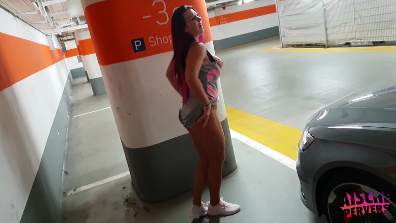Aische Pervers: 오줌 싸기