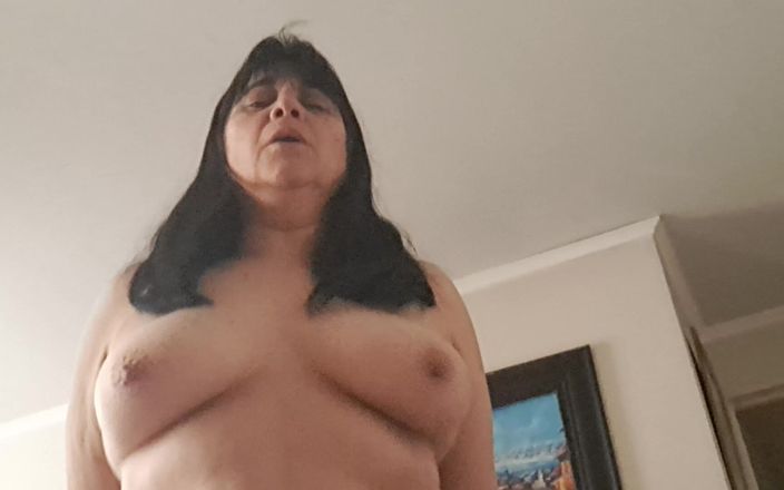 Mommy big hairy pussy: Madrasta gostosa fodendo em sua cama com enteado