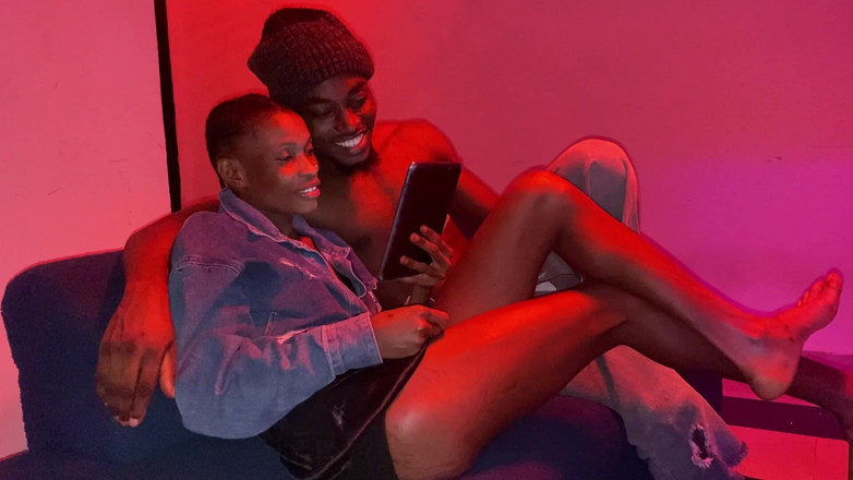 Fap zone: Grosse Bite Noire, Salope Mince Et À La Chatte Étroite