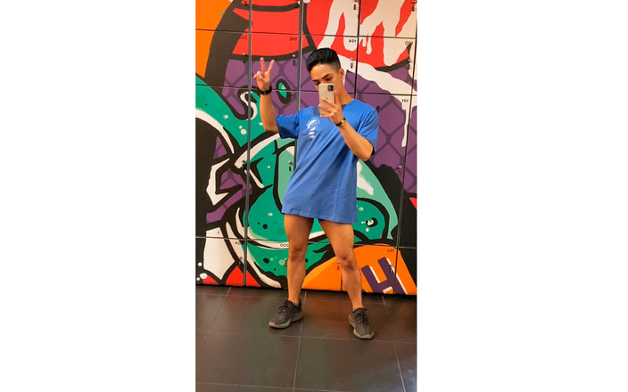 aodaboy: Aynanın önünde poz