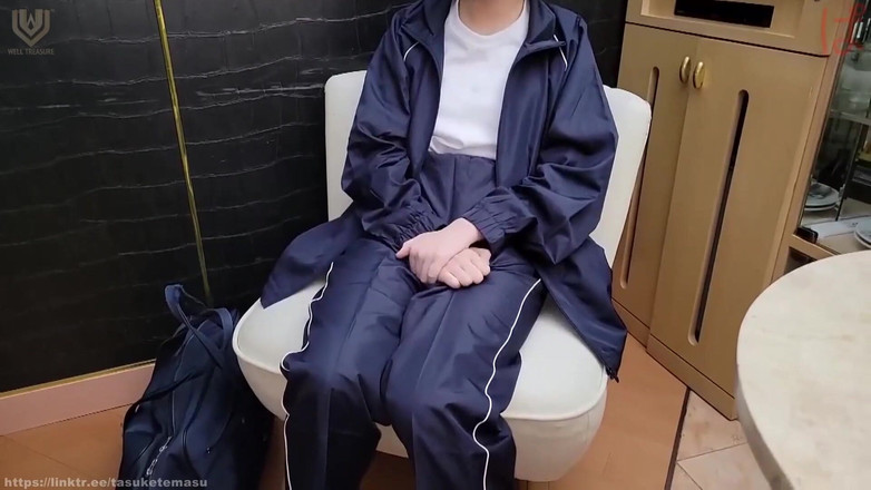 Japonica study book: Atletizm yöneticisi. Kulüp aktivitelerinden döndükten sonra kulüp odasında bir kıdemli...