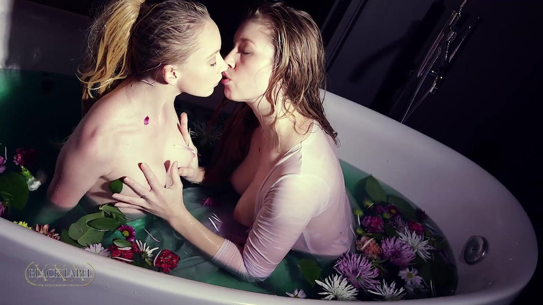 Black Label Magazine: Verronica Kirei &amp; Athena Rayne lesbisk