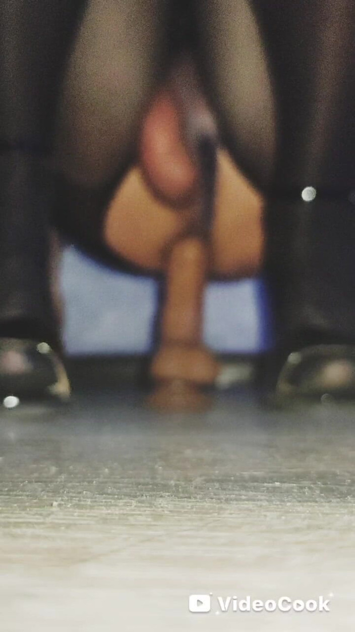 Lana Cross: Cool Alone