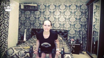 Goddess Misha Goldy: 101 gewichthebe wiederholen für bizeps-herausforderung!
