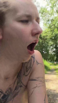 Mám můj zadek ošukaný vedle silnice