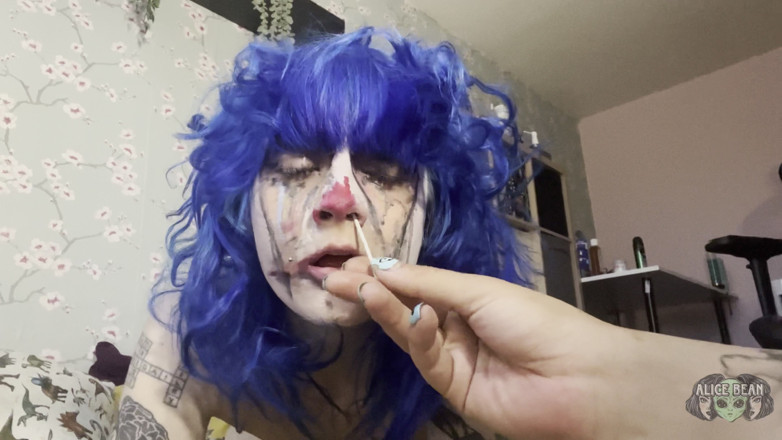 Alice Bean: Sneezy clown lagi asik ngentot