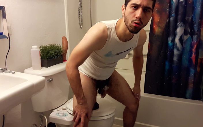 Ricky Cage XXX: Con đĩ trong phòng tắm