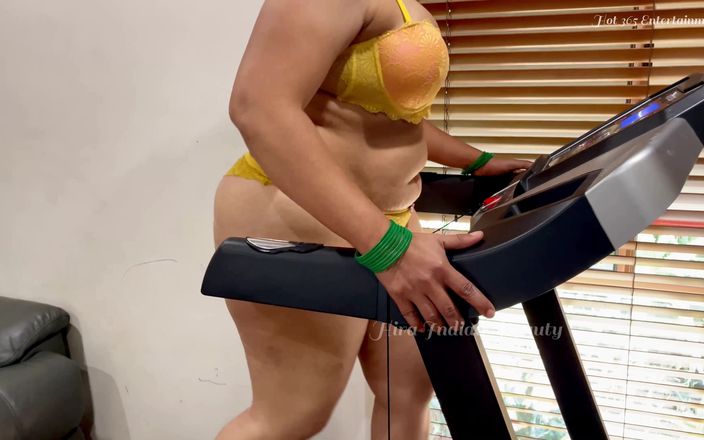 Your Hira: Hira Indian Beauty - 在跑步机上锻炼最性感和色情内衣