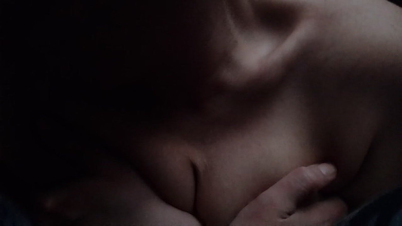 SandlikeFireball314: Ngực nhỏ