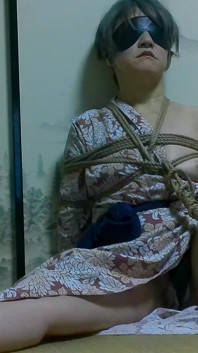 Bondage delirante, posizione cowgirl, intenso gola profonda, deglutizione