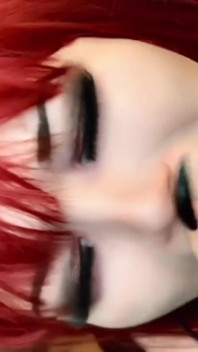 Succubus yüzünü sikmekten bıktı