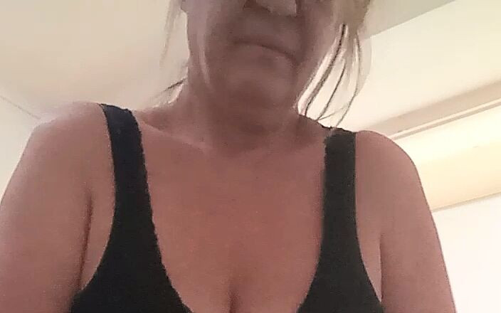 Susanmature: 我喜欢戴珍珠