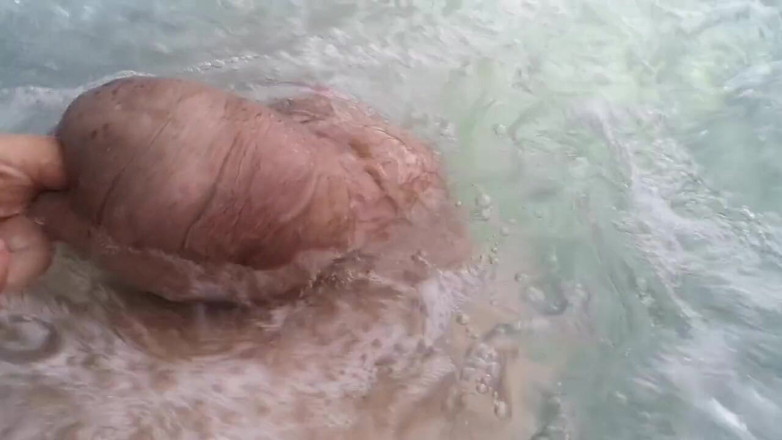 Monster_Meat_: Klaarkomen in de jacuzzi