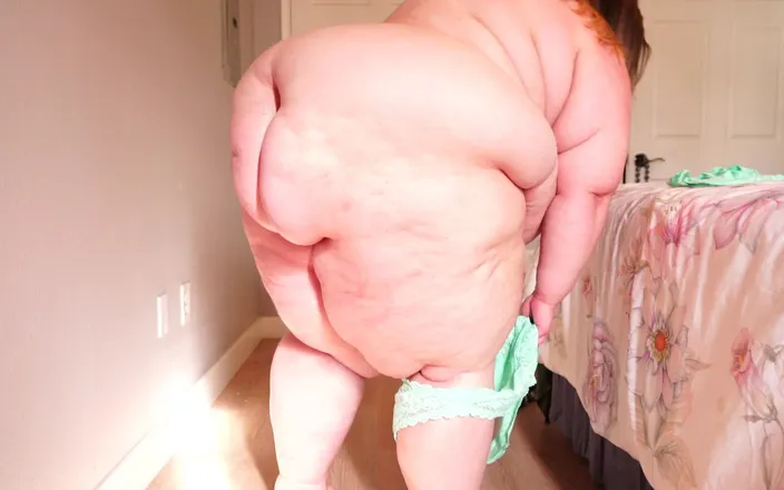 Kayla Peach studios: SSBBW Lingerie Try on