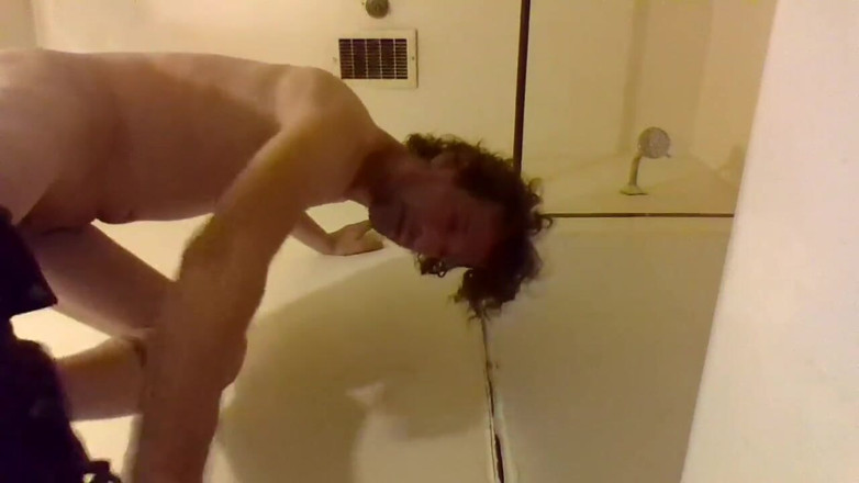 LilTaste: Čůrání obryně