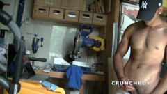 STRAIGHT BOY CURIOUS: Sexy ragazzo etero arabo spompinato da gay