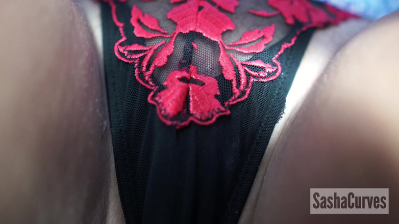 Sasha Curves: Mẹ kế Giantess