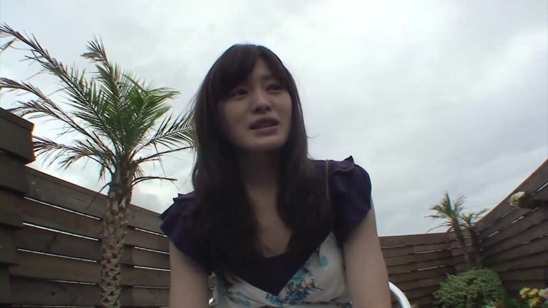 Asian Mature Climax: Une douce nana asiatique vide une bite bien dure en...