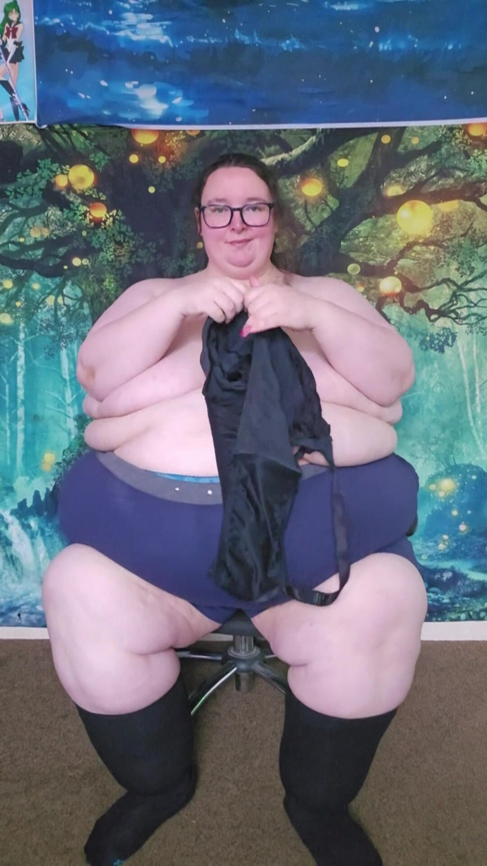 SSBBWLadyBrads: SSBBWがシャワー後に服を着る ボディ