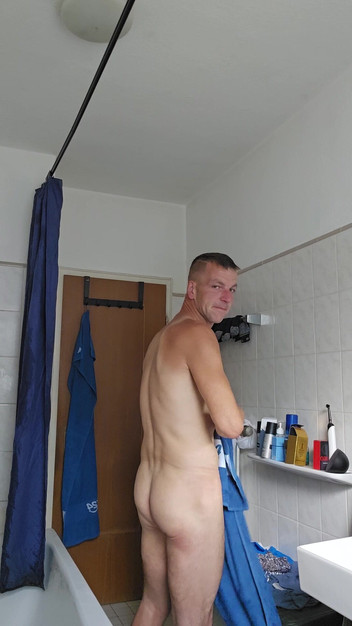 Chris_snoopy_91: 土曜日にシャワーを浴びて、忙しい一日の仕事を終えた後